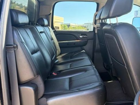 Used 2007 Chevrolet Silverado 2500 LTZ w/ Safety Package AWD/4WD image 8