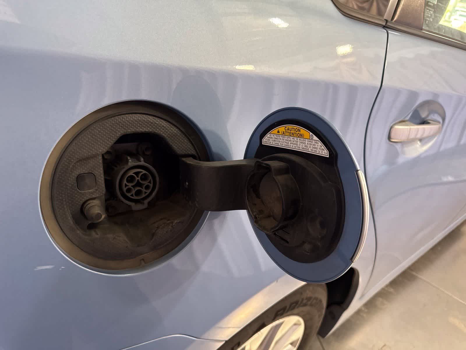 Used 2015 Toyota Prius Prime Plug-In Hybrid FWD image 17