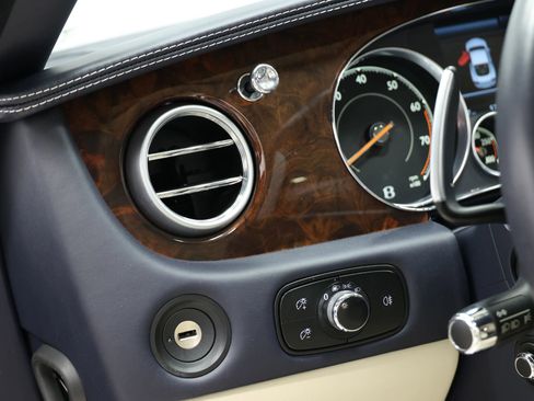 Used 2017 Bentley Continental GT image 21