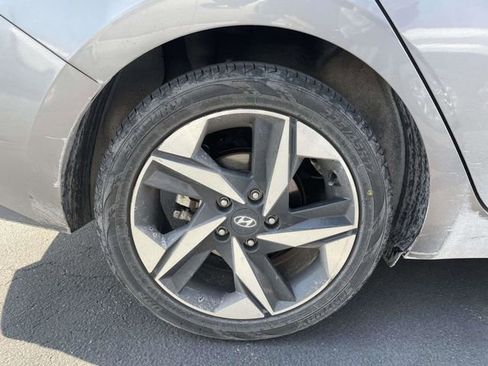 Used 2023 Hyundai Elantra SEL w/ Convenience Package image 7