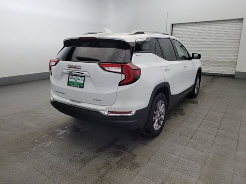 Used 2024 GMC Terrain SLT image 9