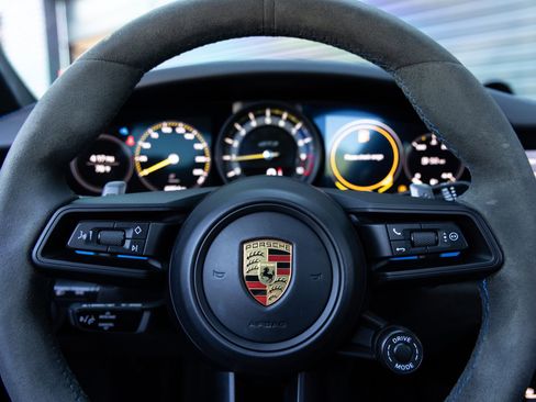 Certified 2022 Porsche 911 GT3 RWD image 14