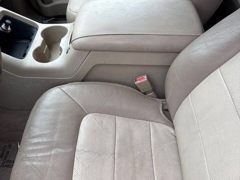 Used 2004 Ford Expedition Eddie Bauer image 4