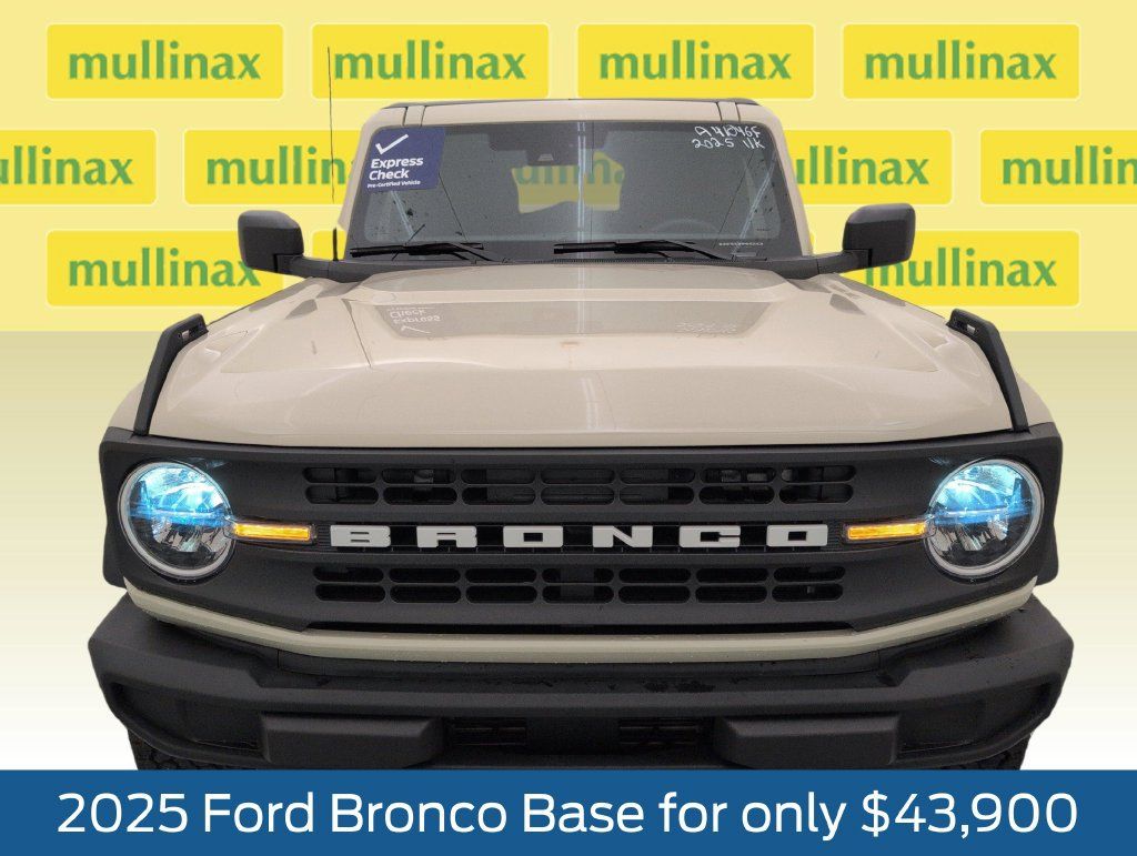 Used 2025 Ford Bronco 4-Door w/ Sasquatch Package AWD/4WD image 14
