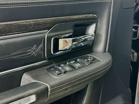 Used 2018 RAM 3500 Laramie Longhorn image 17