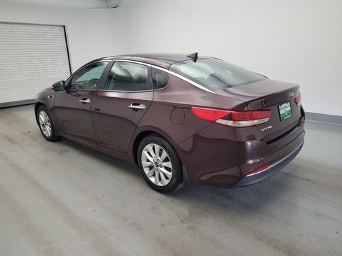 Used 2018 Kia Optima LX w/ 17" Alloy Wheels Package FWD image 3