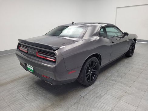 Used 2016 Dodge Challenger SXT Plus image 9