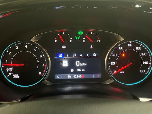 Used 2023 Chevrolet Traverse RS image 17