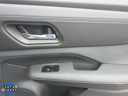 Used 2023 Nissan Ariya AWD image 60