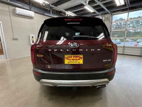 Used 2020 Kia Telluride EX w/ Towing Package FWD image 4