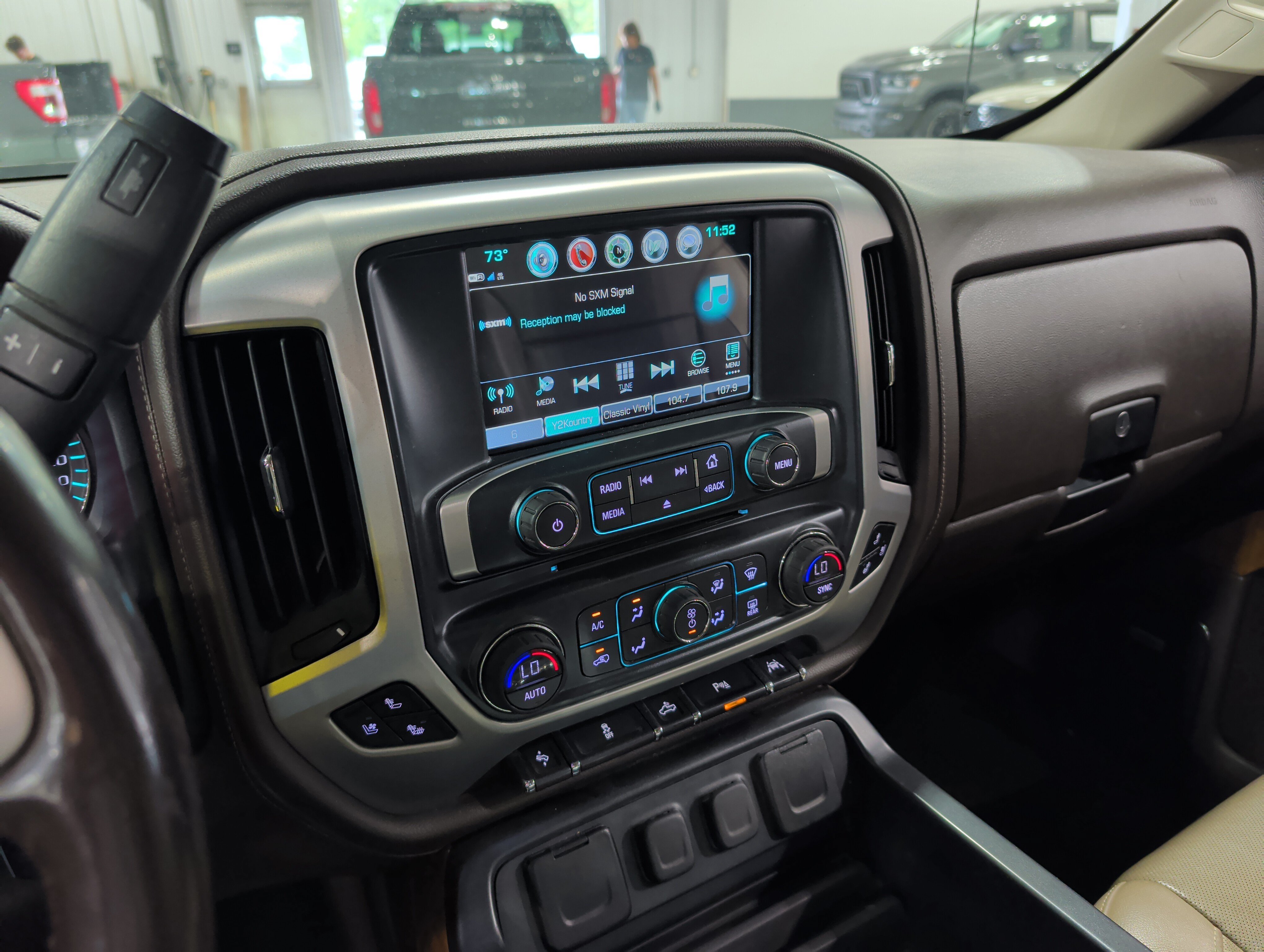 Used 2018 GMC Sierra 1500 SLT AWD/4WD image 11