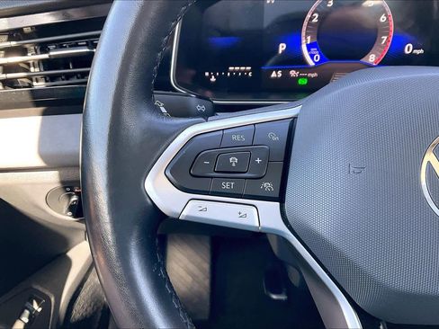 Used 2025 Volkswagen Jetta SE image 24