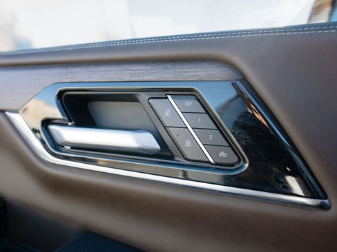 Used 2026 GMC Yukon Denali Ultimate image 18