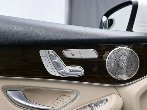 Used 2021 Mercedes-Benz GLC 300 image 11