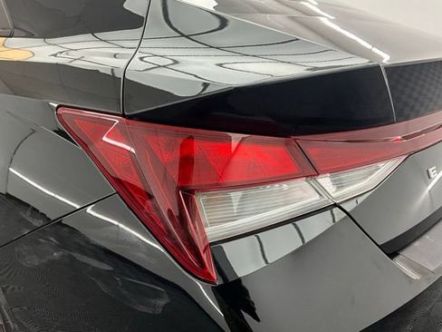 Used 2023 Hyundai Elantra SE FWD image 24
