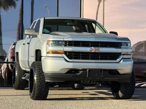 Used 2018 Chevrolet Silverado 1500 Custom w/ Trailering Package image 18