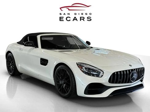 Used 2018 Mercedes-Benz AMG GT Roadster image 3