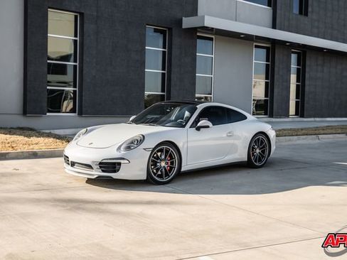 Used 2015 Porsche 911 Carrera 4S image 17