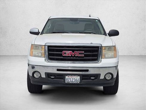Used 2011 GMC Sierra 1500 SLT w/ SLT Convenience Package AWD/4WD image 2