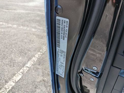 Used 2024 Jeep Grand Wagoneer Series III image 44