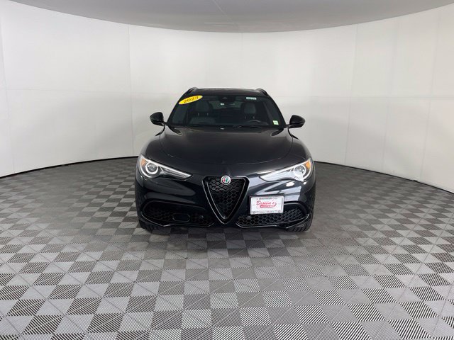 Used 2023 Alfa Romeo Stelvio Veloce AWD/4WD image 2