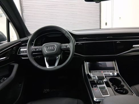Used 2025 Audi Q7 2.0T Premium Plus w/ Premium Plus Package image 4