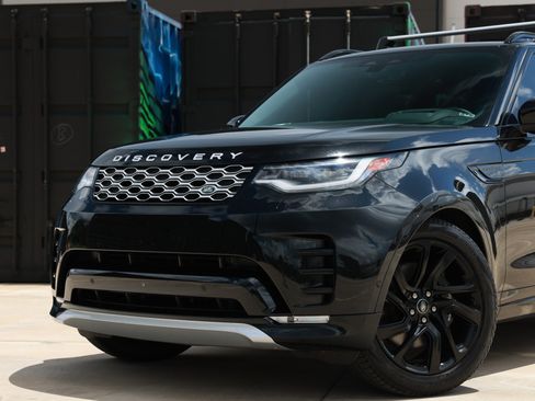 Used 2024 Land Rover Discovery Metropolitan Edition AWD/4WD image 37