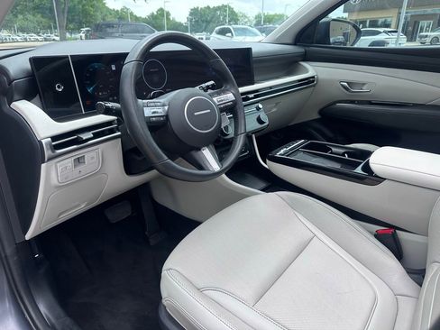 Used 2025 Hyundai Tucson Limited image 21