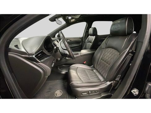 Used 2022 Buick Enclave Avenir w/ Avenir Technology Package image 11