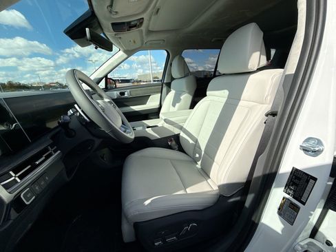 New 2026 Hyundai Santa Fe Calligraphy AWD/4WD image 13