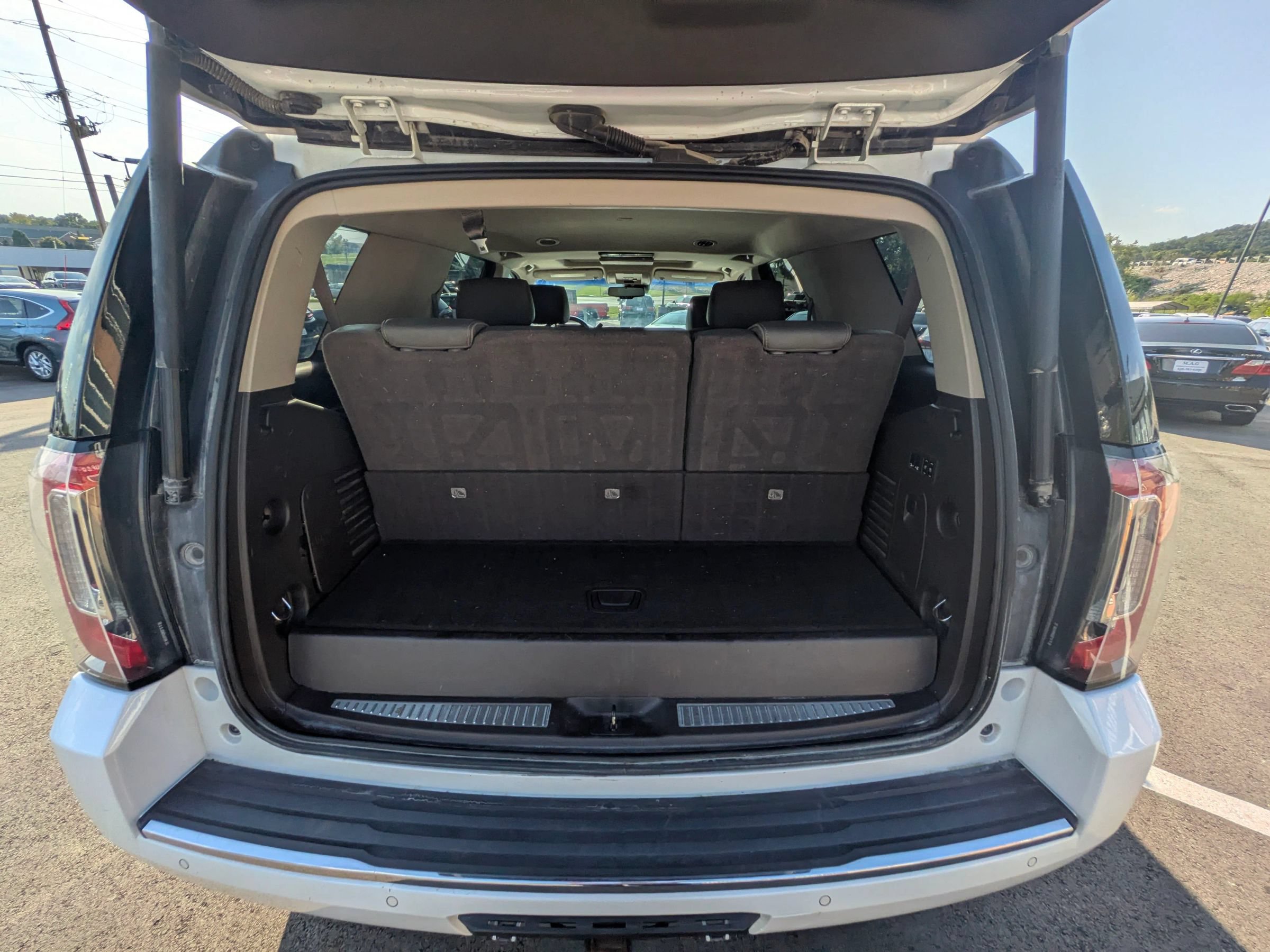 Used 2016 GMC Yukon Denali w/ Open Road Package AWD/4WD image 40