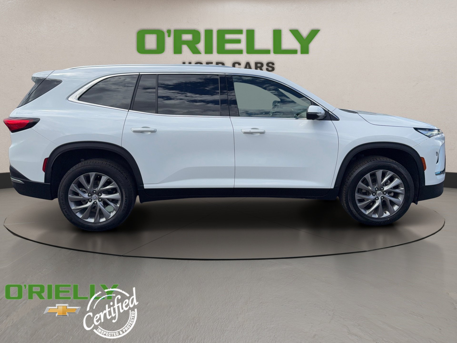 Used 2025 Buick Enclave Preferred AWD/4WD image 7
