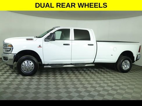 Used 2025 RAM 3500 Tradesman w/ Chrome Appearance Group AWD/4WD image 5