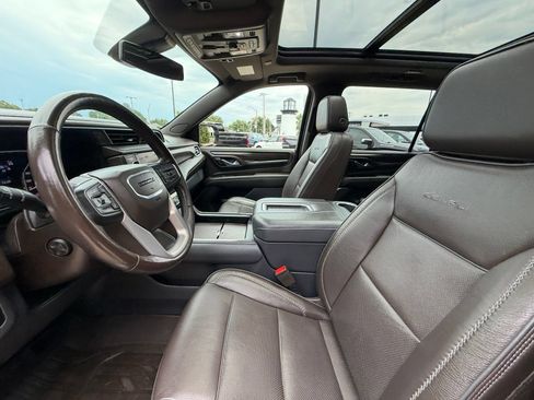 Used 2021 GMC Yukon XL Denali AWD/4WD image 4