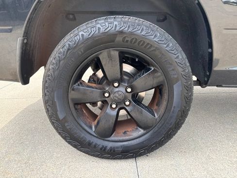 Used 2017 RAM 1500 Classic SLT AWD/4WD image 48