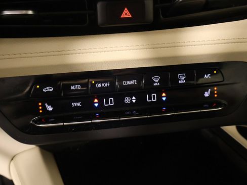 Used 2023 Buick Envision Preferred FWD image 7
