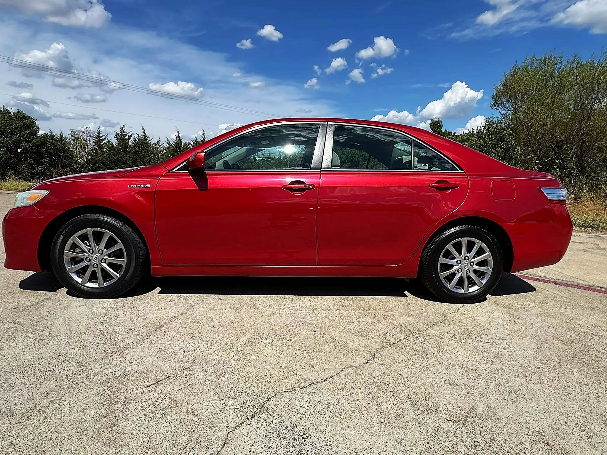 Used 2010 Toyota Camry Hybrid w/ Upgrade Pkg FWD image 9