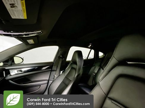 Used 2021 Porsche Panamera 4S w/ Premium Package image 26