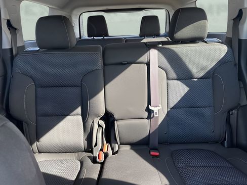 Used 2023 GMC Acadia SLE image 10