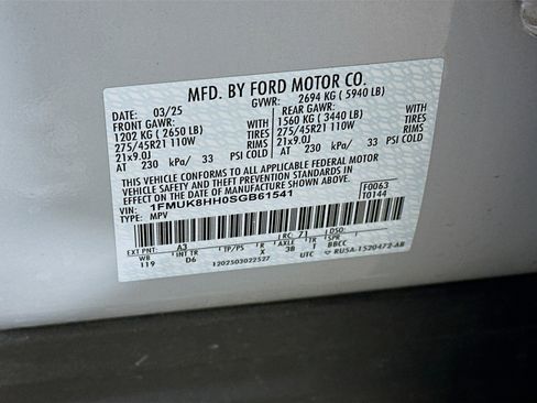 Used 2025 Ford Explorer Platinum w/ LUX Leather Package AWD/4WD image 12