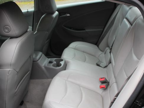 Used 2017 Chevrolet Volt LT w/ Comfort Package image 24