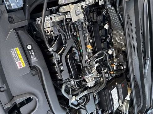 Used 2024 Toyota Corolla SE image 30