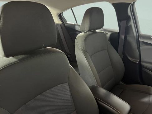 Used 2017 Chevrolet Cruze LT w/ Convenience Package image 26
