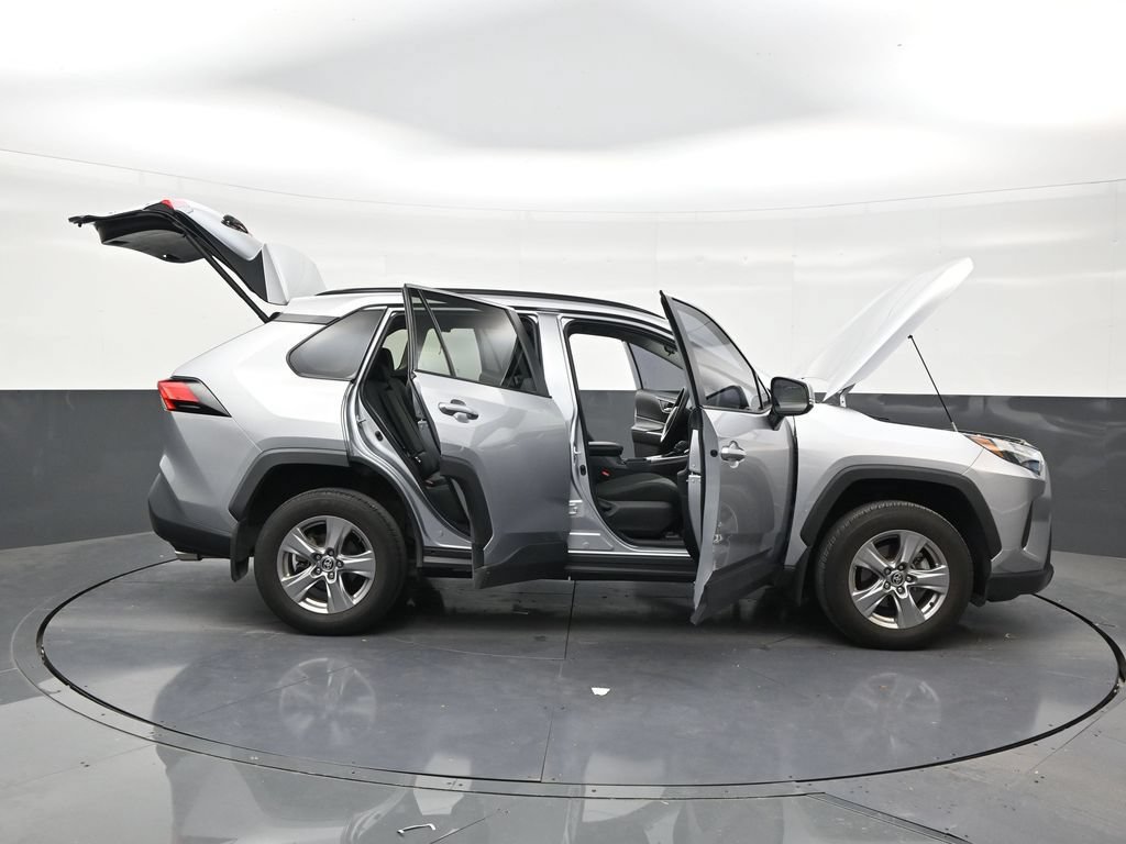Used 2025 Toyota RAV4 XLE w/ Convenience Package FWD image 28