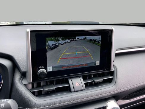 Used 2025 Toyota RAV4 LE AWD/4WD image 27