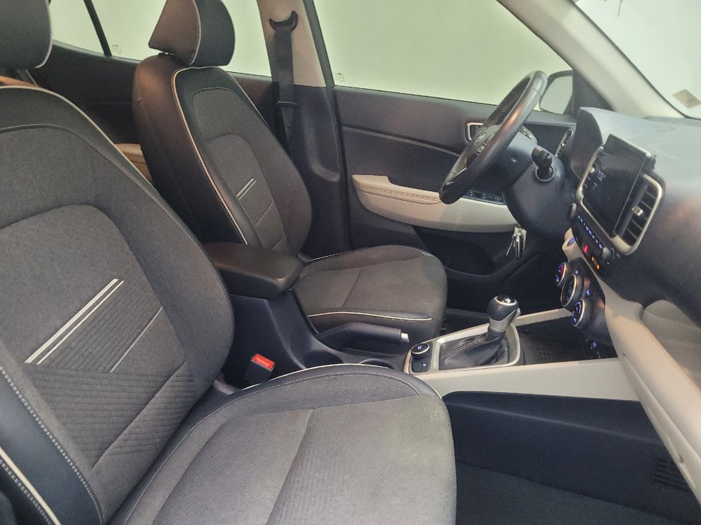 Used 2024 Hyundai Venue Limited FWD image 21