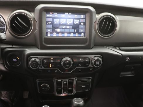 Used 2023 Jeep Wrangler Unlimited w/ Cold Weather Group image 25