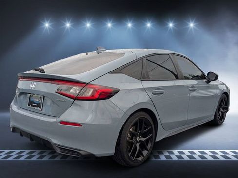 Used 2023 Honda Civic Sport image 3