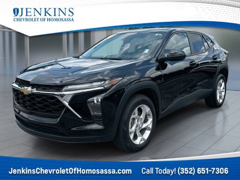 Used 2024 Chevrolet Trax LS w/ LS Convenience Package image 1