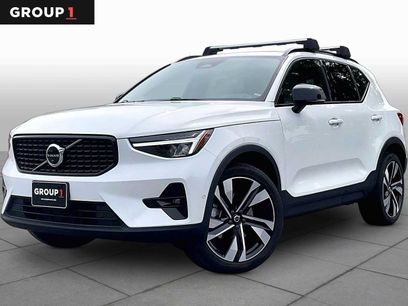 Used 2023 Volvo XC40 B5 Plus w/ Protection Package Premier